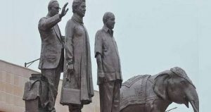 उत्तरप्रदेश में मूर्तियों की राजनीति आखिर क्या गुल खिलाएगी