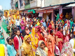 चारभुजा नाथ की शोभायात्रा के भीलवाड़ा प्रवेश पर विवाद, पुलिस के खदेड़ने पर आक्रोश