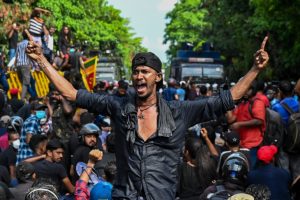 श्रीलंका बुरे दौर से गुजर रहा है…