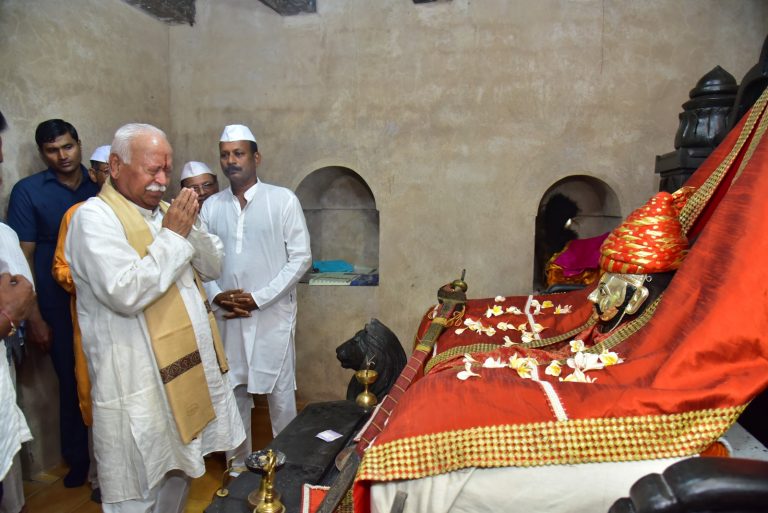 सरसंघचालक डॉ. भागवत ने सिंधु दुर्ग और विजय दुर्ग किलों की प्रतिकृति का उद्घाटन किया