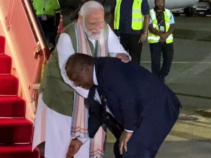 पापुआ न्यू गिनी के प्रधानमंत्री जेम्स मारापे का प्रधानमंत्री मोदी के पैर छूना...