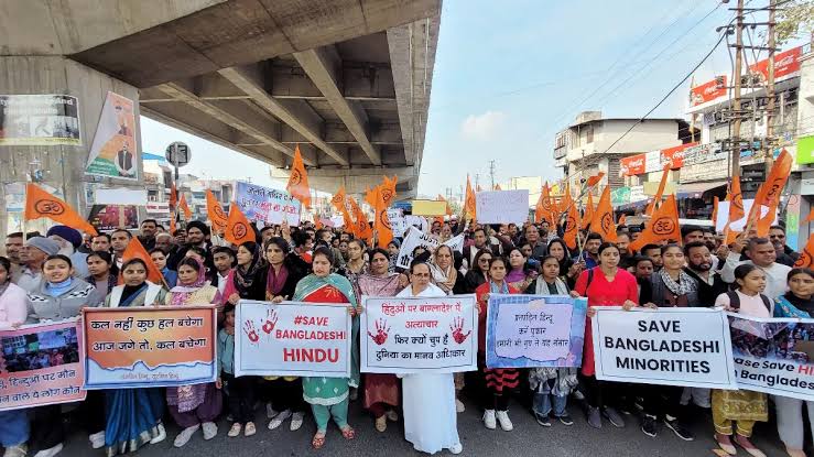 बांग्लादेश में हिन्दुओं को दुःख-दुविधा, भारत में अवैध बांग्लादेशयों को सुख-सुविधा 